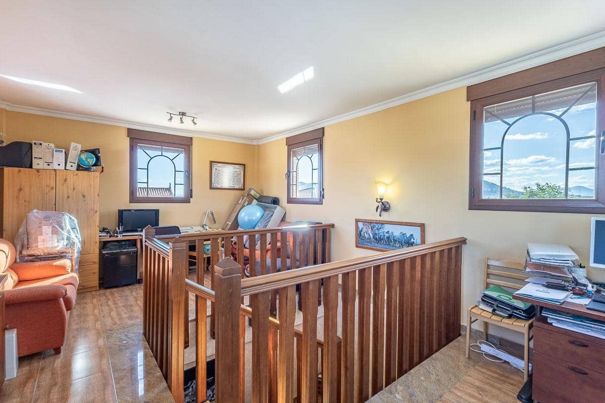 3 soveværelse Villa til salg i Albolote med swimmingpool garage - € 480.000 (Ref: 9916656)