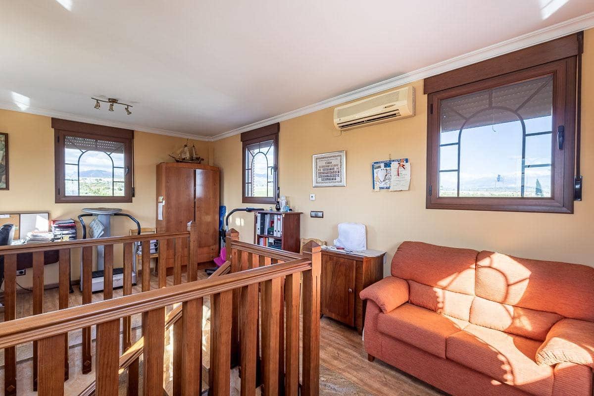 3 soveværelse Villa til salg i Albolote med swimmingpool garage - € 480.000 (Ref: 9916656)