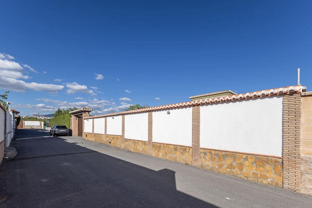 3 soveværelse Villa til salg i Albolote med swimmingpool garage - € 480.000 (Ref: 9916656)