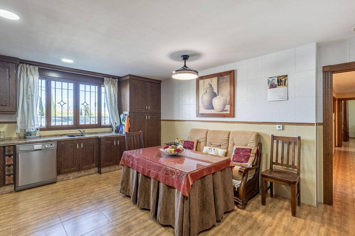 3 soveværelse Villa til salg i Albolote med swimmingpool garage - € 480.000 (Ref: 9916656)