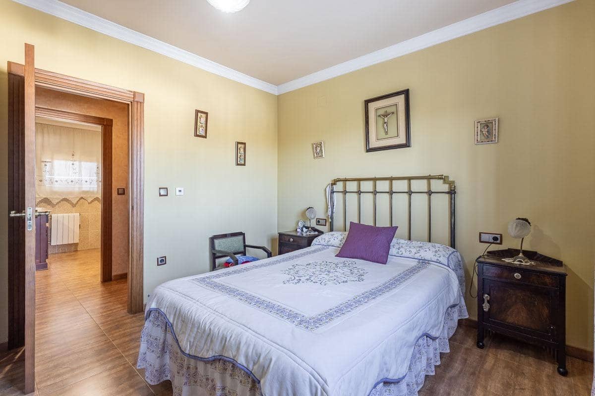 3 soveværelse Villa til salg i Albolote med swimmingpool garage - € 480.000 (Ref: 9916656)