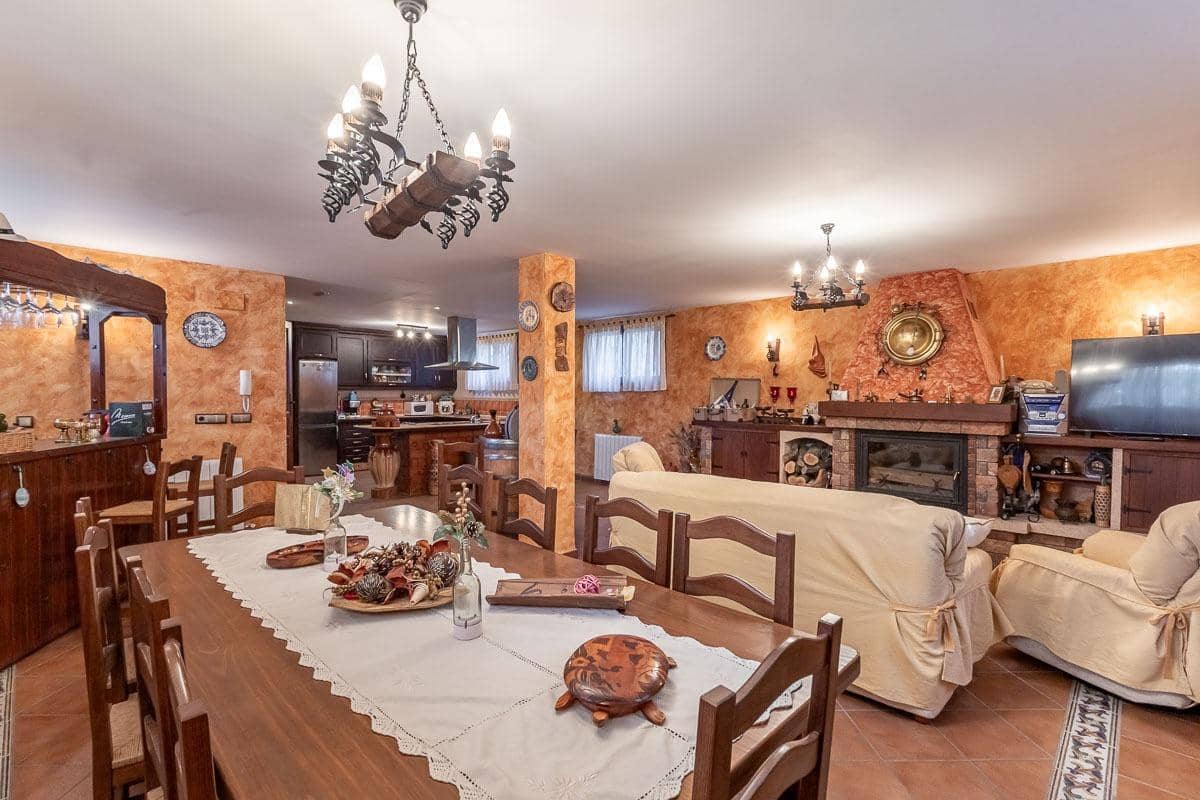 3 soveværelse Villa til salg i Albolote med swimmingpool garage - € 480.000 (Ref: 9916656)