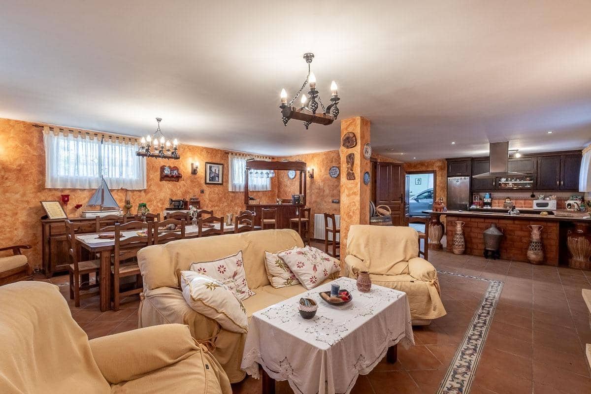 3 soveværelse Villa til salg i Albolote med swimmingpool garage - € 480.000 (Ref: 9916656)