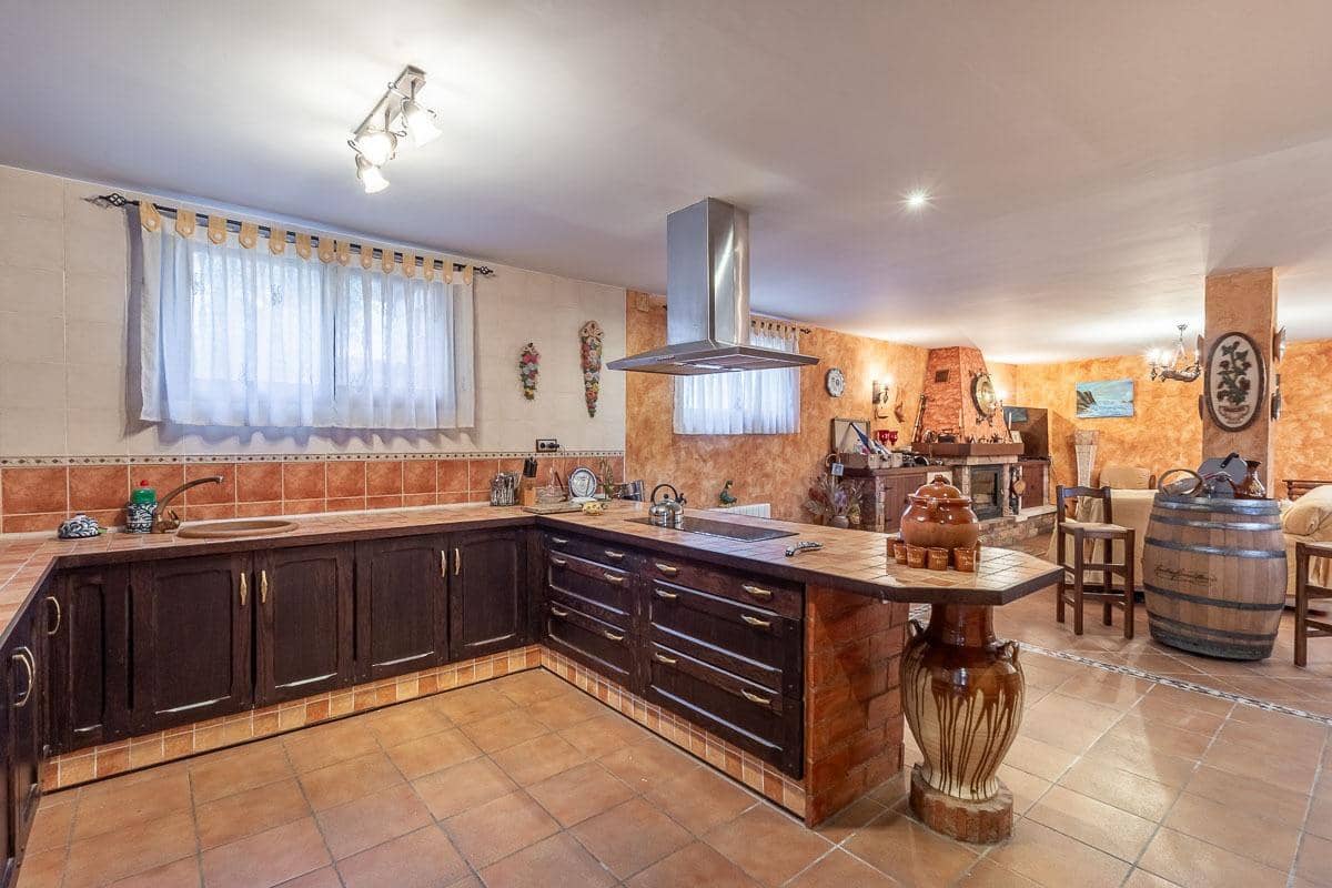 3 soveværelse Villa til salg i Albolote med swimmingpool garage - € 480.000 (Ref: 9916656)