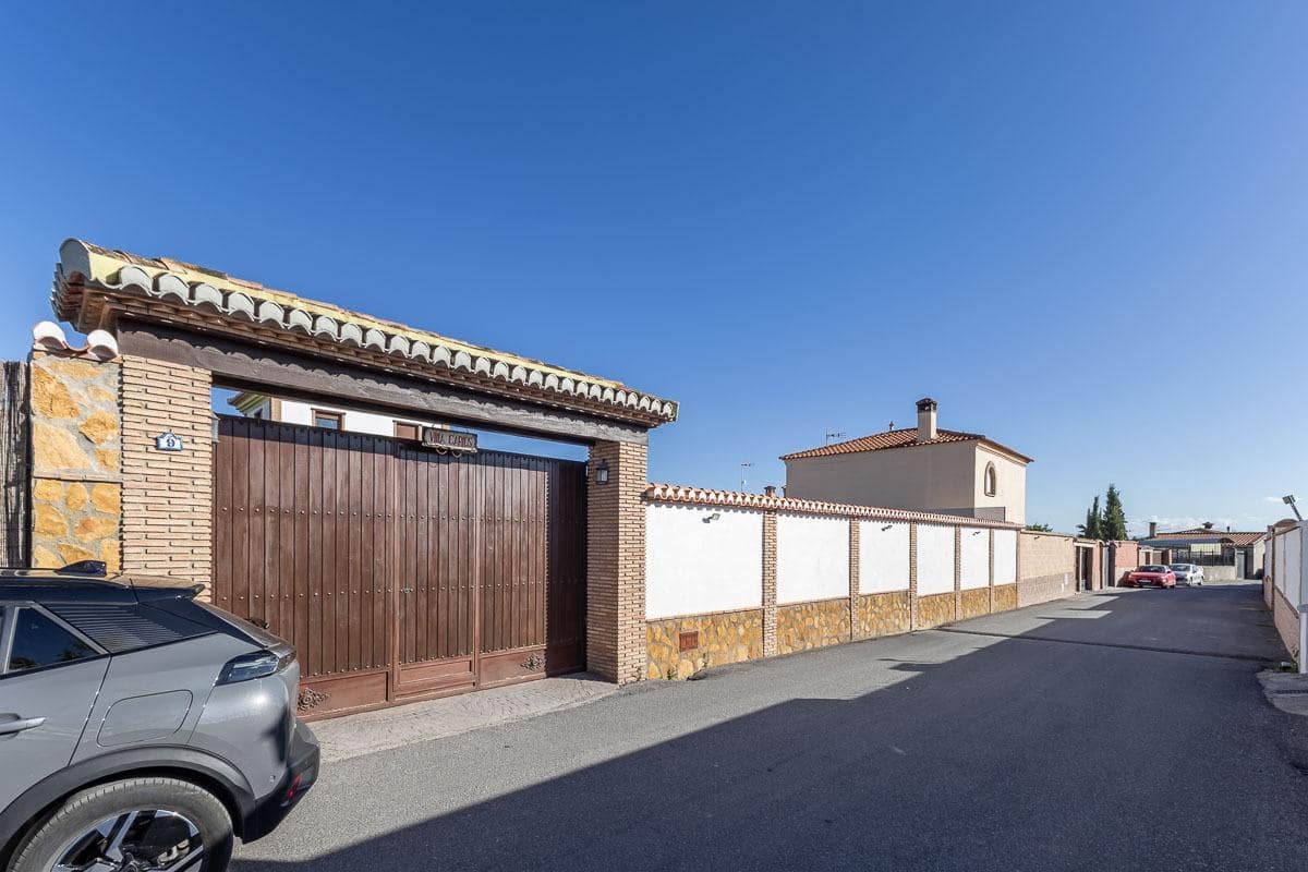 3 soveværelse Villa til salg i Albolote med swimmingpool garage - € 480.000 (Ref: 9916656)