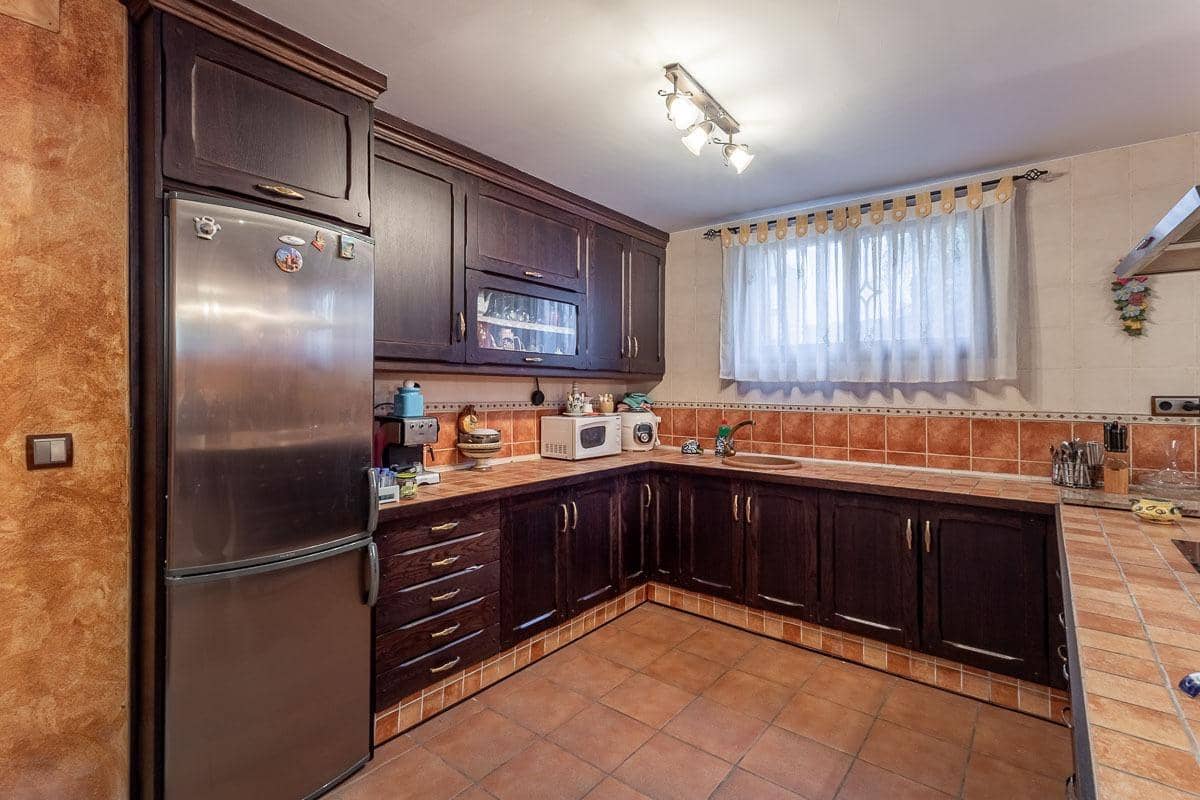 3 soveværelse Villa til salg i Albolote med swimmingpool garage - € 480.000 (Ref: 9916656)