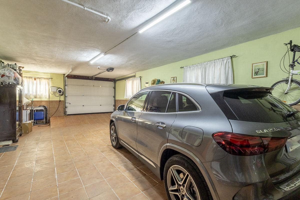 3 soveværelse Villa til salg i Albolote med swimmingpool garage - € 480.000 (Ref: 9916656)