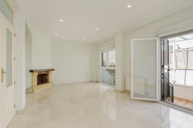 Adosado de 4 habitaciones en Armilla en venta con garaje - 340.000 € (Ref: 9916658)