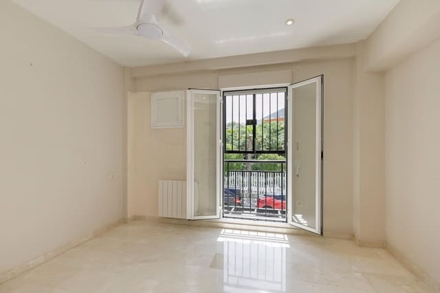 Adosado de 4 habitaciones en Armilla en venta con garaje - 340.000 € (Ref: 9916658)