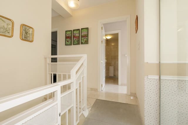 4 chambre Villa/Maison Mitoyenne à vendre à Armilla avec garage - 340 000 € (Ref: 9916658)