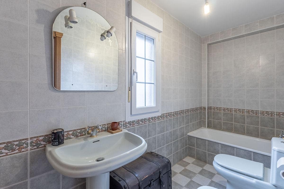 6 slaapkamer Villa te koop in Gojar met zwembad garage - € 390.000 (Ref: 9916665)
