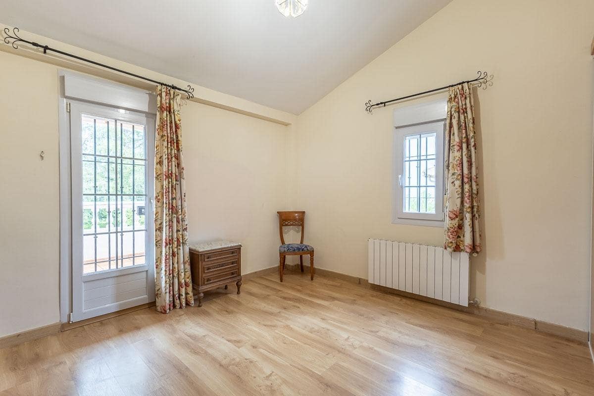 6 slaapkamer Villa te koop in Gojar met zwembad garage - € 390.000 (Ref: 9916665)