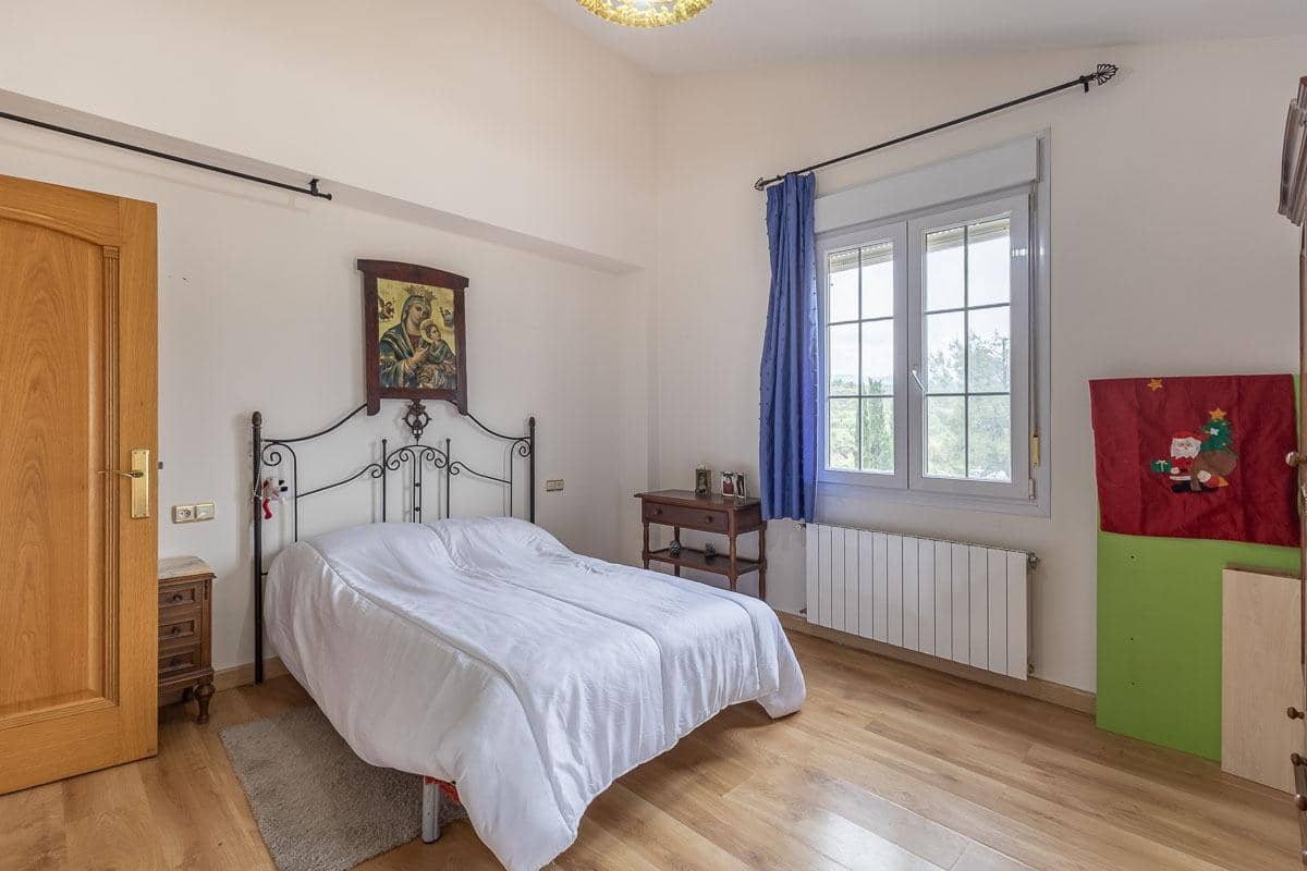 6 slaapkamer Villa te koop in Gojar met zwembad garage - € 390.000 (Ref: 9916665)