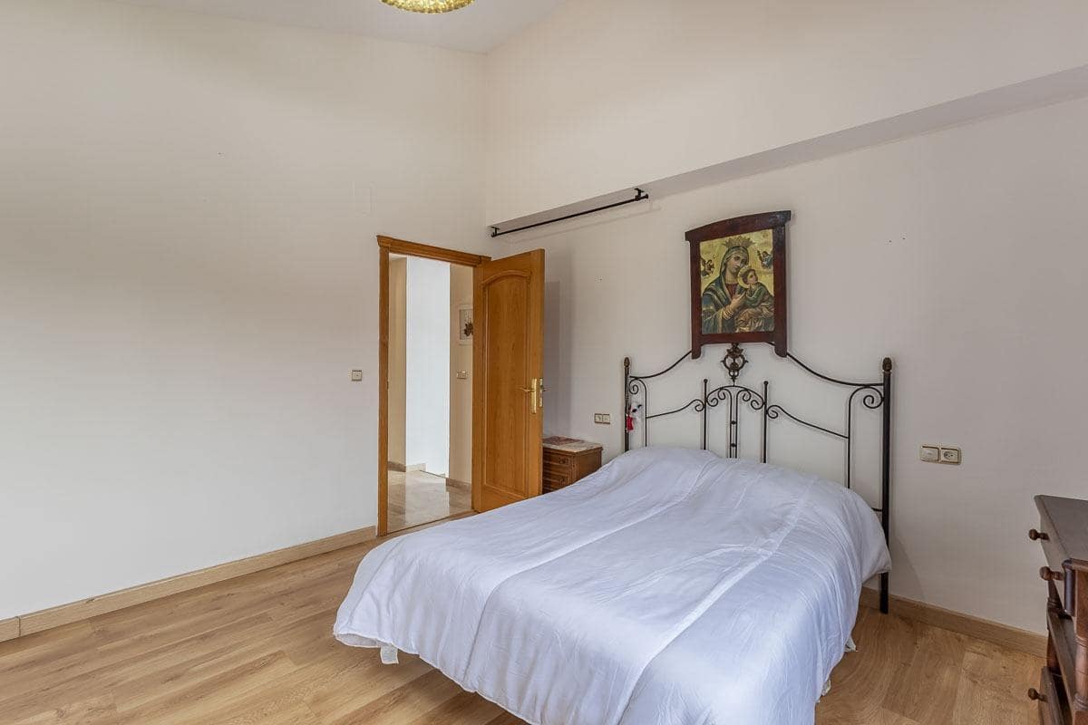 6 slaapkamer Villa te koop in Gojar met zwembad garage - € 390.000 (Ref: 9916665)