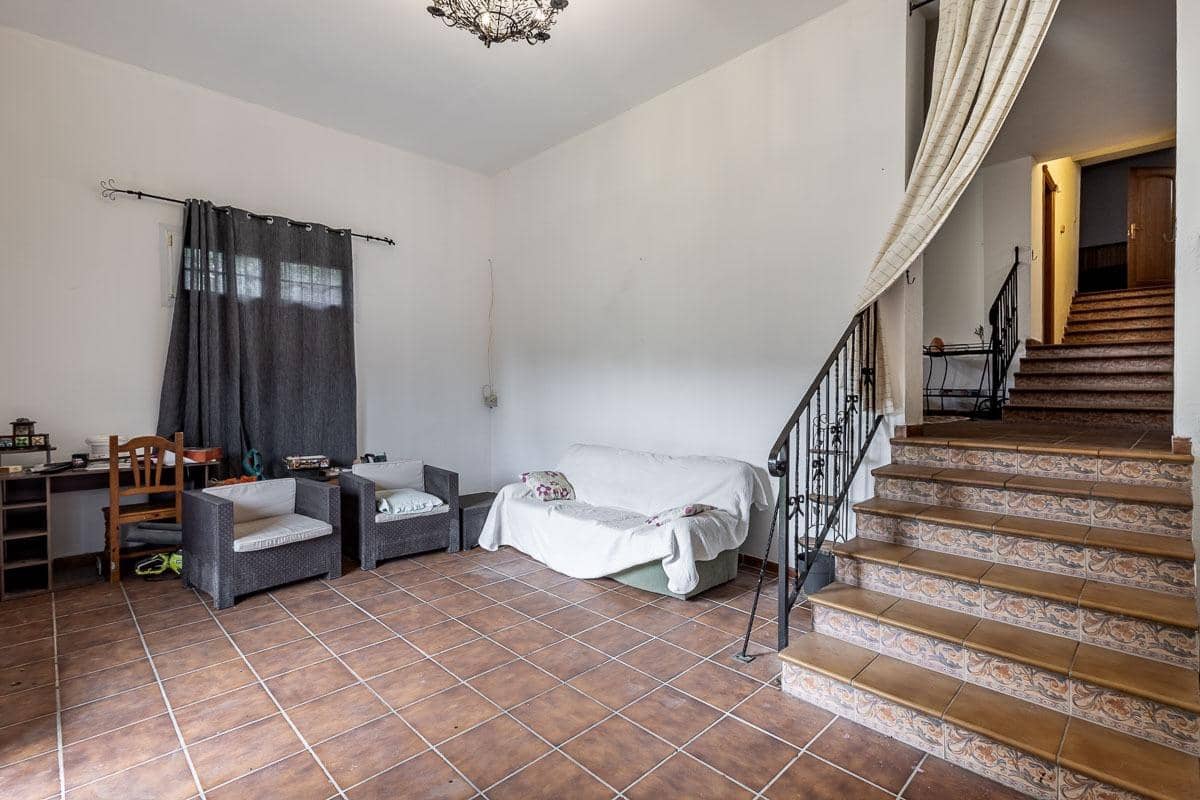 6 slaapkamer Villa te koop in Gojar met zwembad garage - € 390.000 (Ref: 9916665)