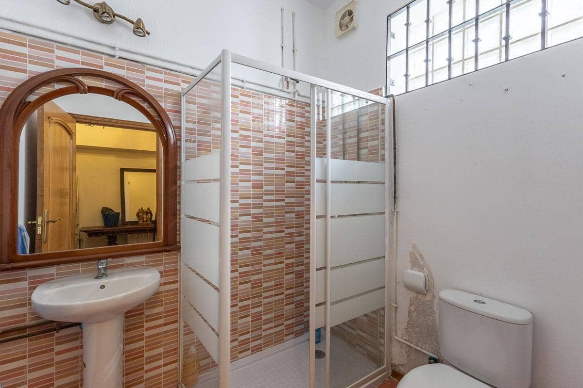6 slaapkamer Villa te koop in Gojar met zwembad garage - € 390.000 (Ref: 9916665)