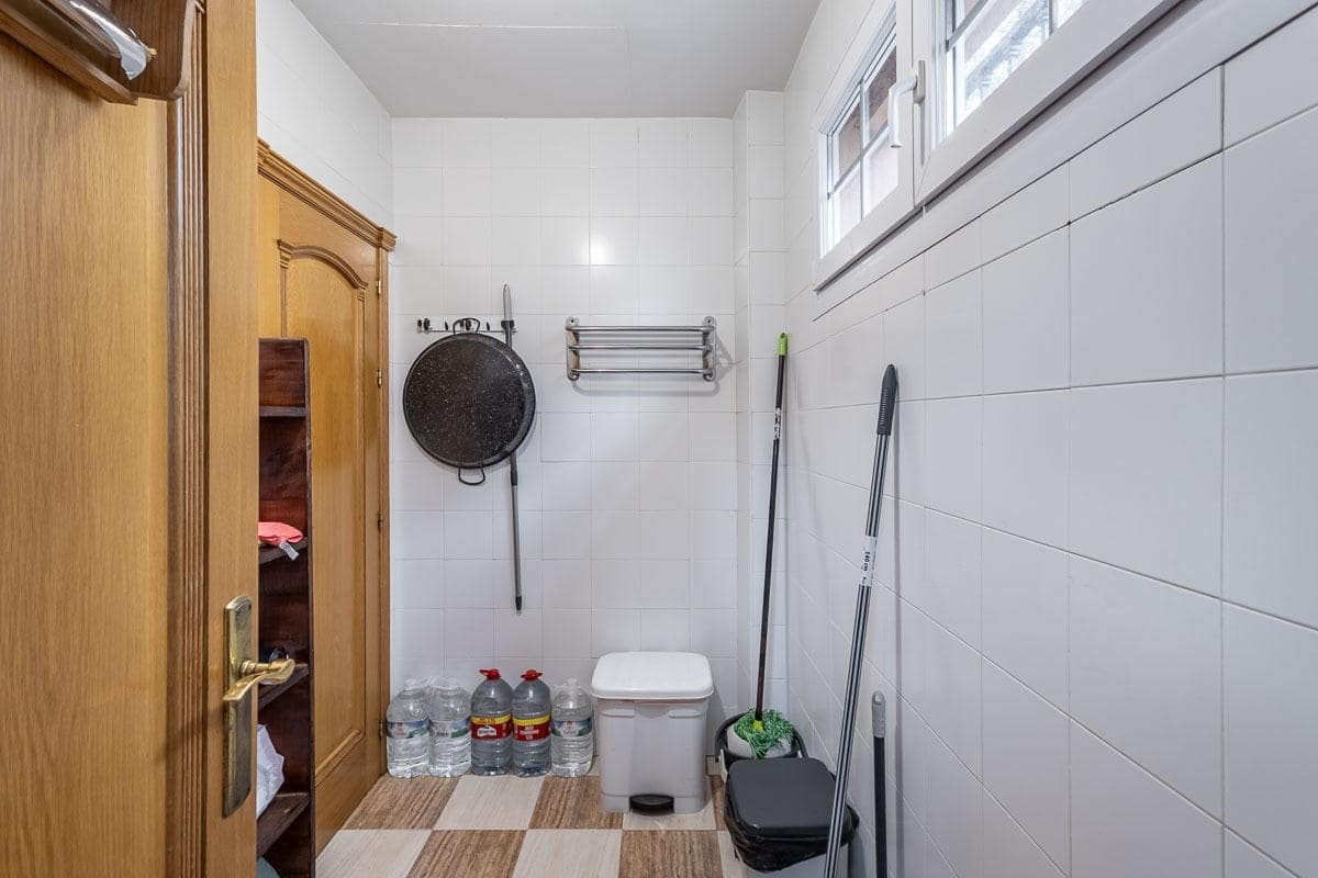 6 slaapkamer Villa te koop in Gojar met zwembad garage - € 390.000 (Ref: 9916665)