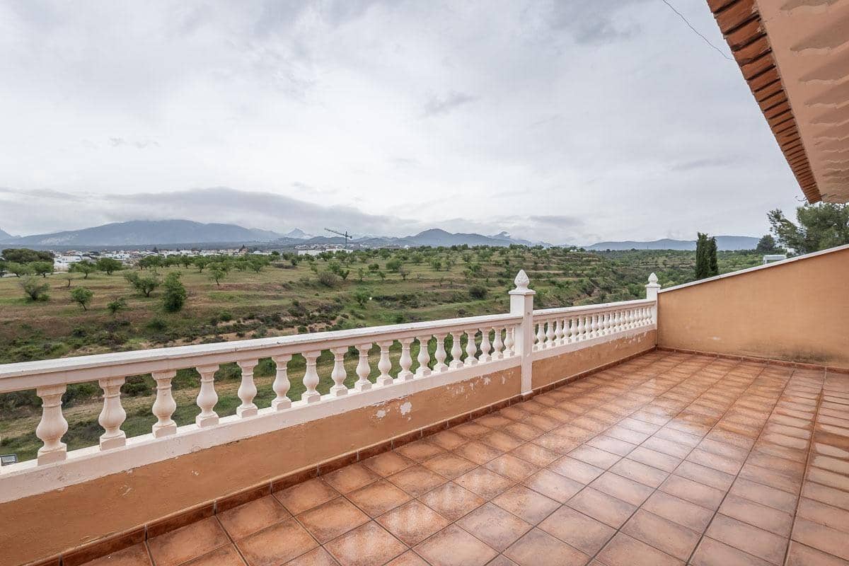 6 slaapkamer Villa te koop in Gojar met zwembad garage - € 390.000 (Ref: 9916665)