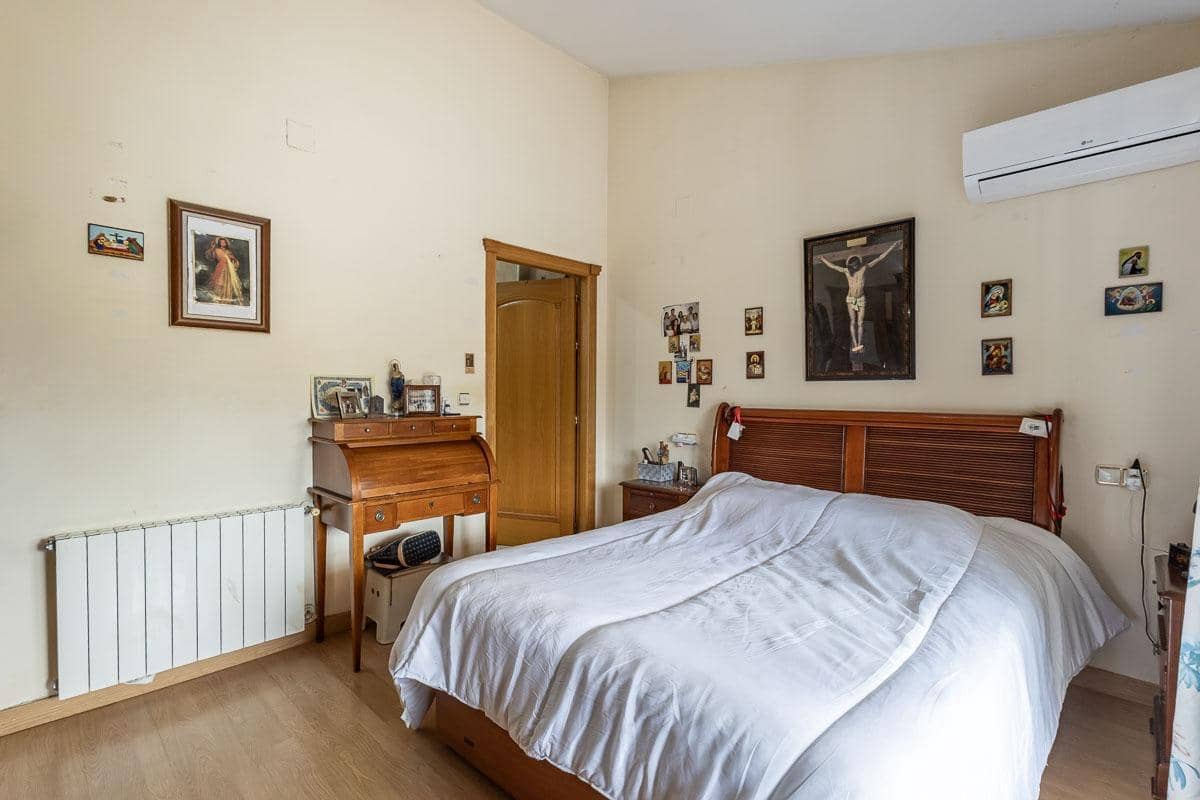 6 slaapkamer Villa te koop in Gojar met zwembad garage - € 390.000 (Ref: 9916665)