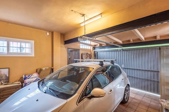 6 soverom Villa til salgs i Gójar med svømmebasseng garasje - € 390 000 (Ref: 9916665)