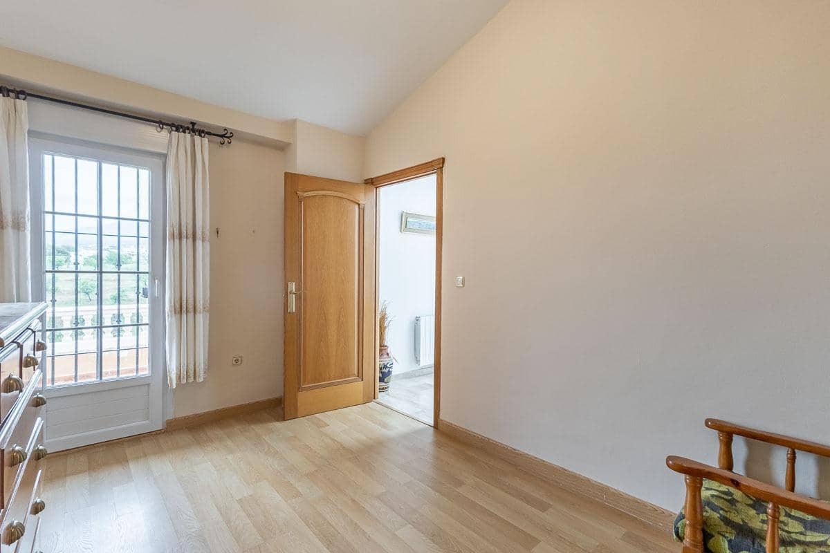 6 slaapkamer Villa te koop in Gojar met zwembad garage - € 390.000 (Ref: 9916665)