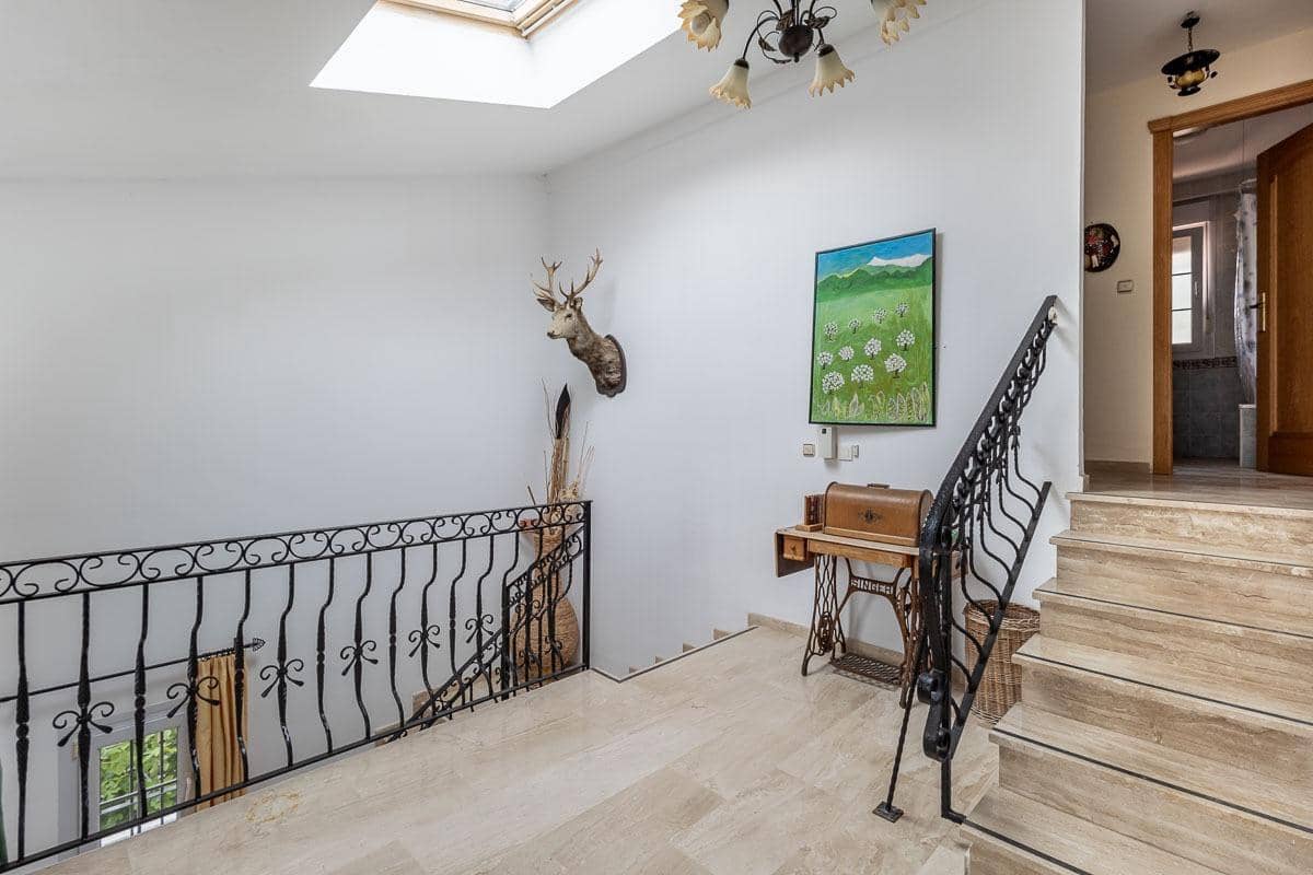 6 slaapkamer Villa te koop in Gojar met zwembad garage - € 390.000 (Ref: 9916665)