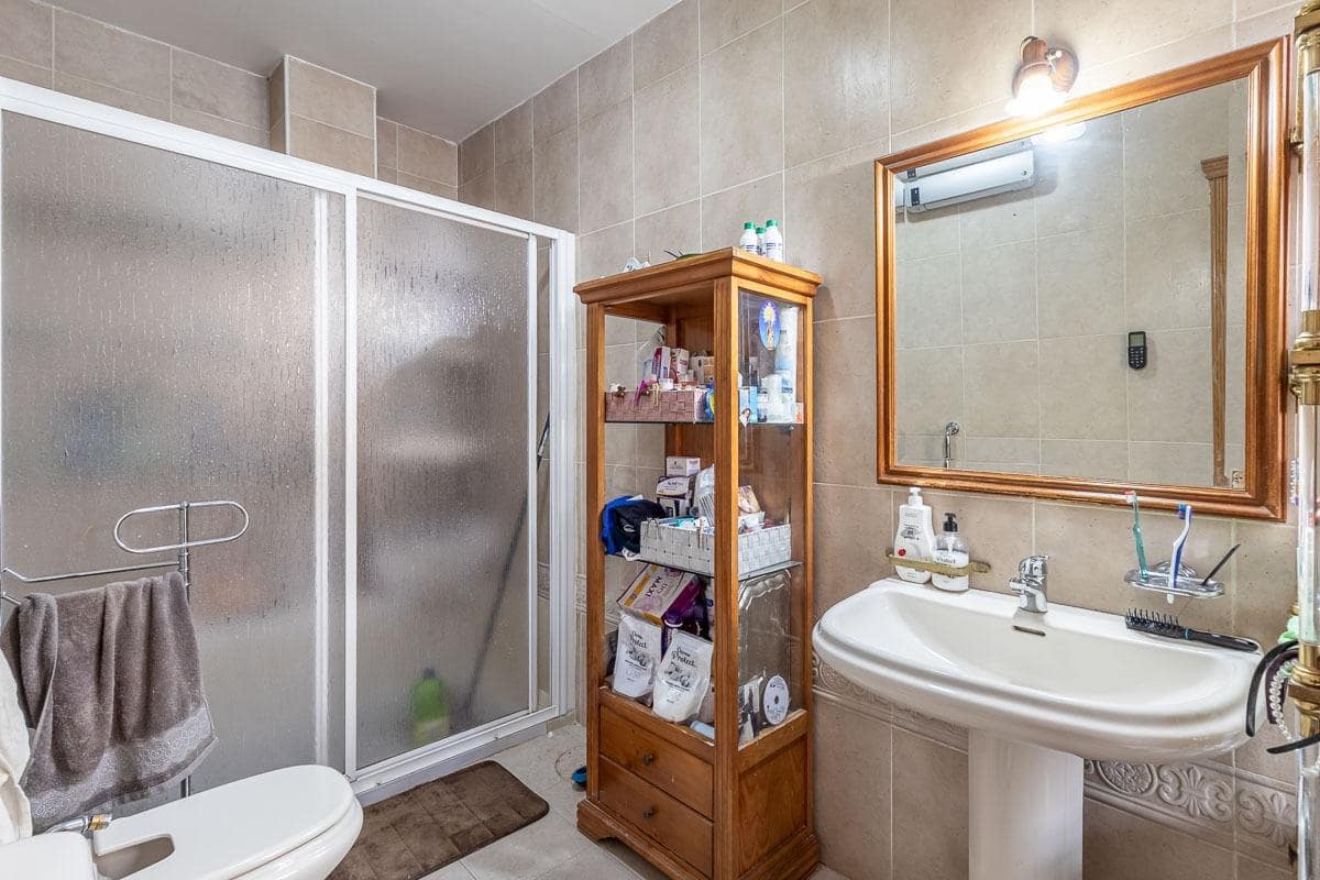 6 slaapkamer Villa te koop in Gojar met zwembad garage - € 390.000 (Ref: 9916665)