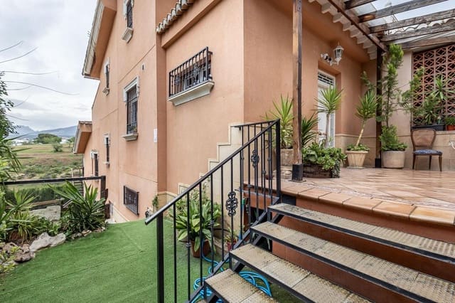 6 soverom Villa til salgs i Gójar med svømmebasseng garasje - € 390 000 (Ref: 9916665)
