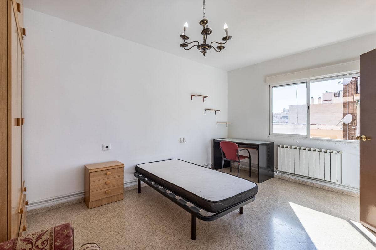 5 slaapkamer Appartement te koop in Granada stad - € 315.000 (Ref: 9916667)