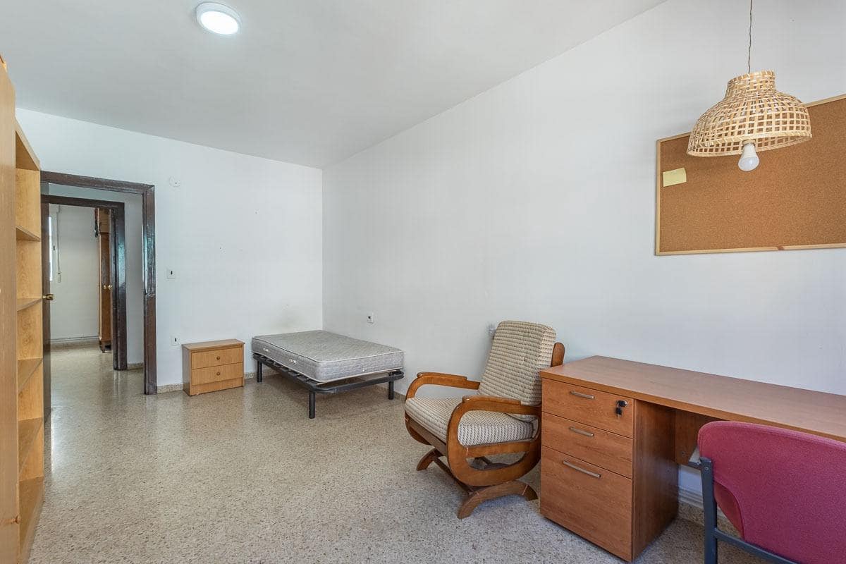 5 slaapkamer Appartement te koop in Granada stad - € 315.000 (Ref: 9916667)