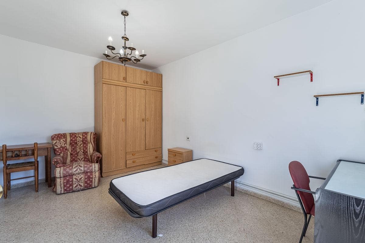 5 slaapkamer Appartement te koop in Granada stad - € 315.000 (Ref: 9916667)