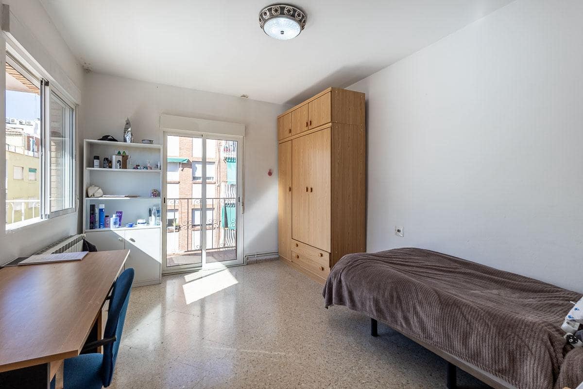 5 slaapkamer Appartement te koop in Granada stad - € 315.000 (Ref: 9916667)