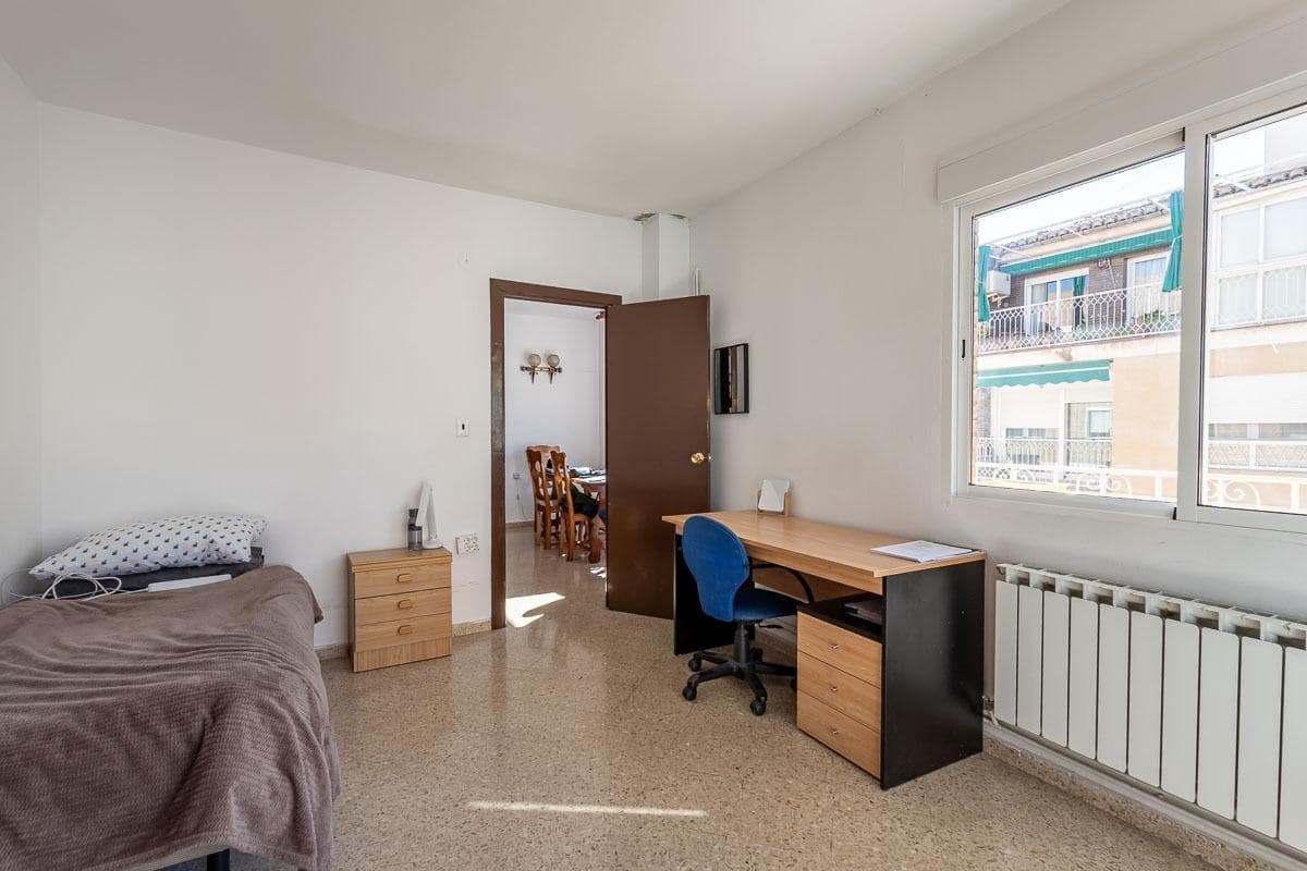 5 slaapkamer Appartement te koop in Granada stad - € 315.000 (Ref: 9916667)
