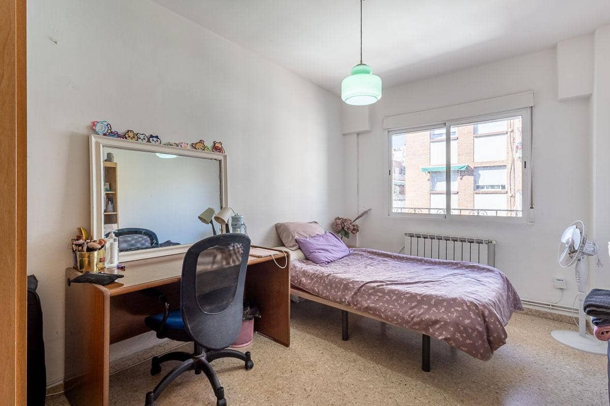 5 slaapkamer Appartement te koop in Granada stad - € 315.000 (Ref: 9916667)