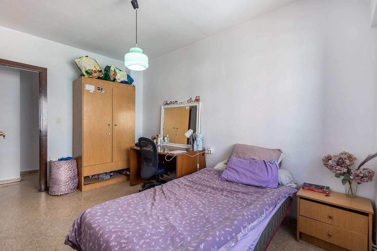 5 slaapkamer Appartement te koop in Granada stad - € 315.000 (Ref: 9916667)