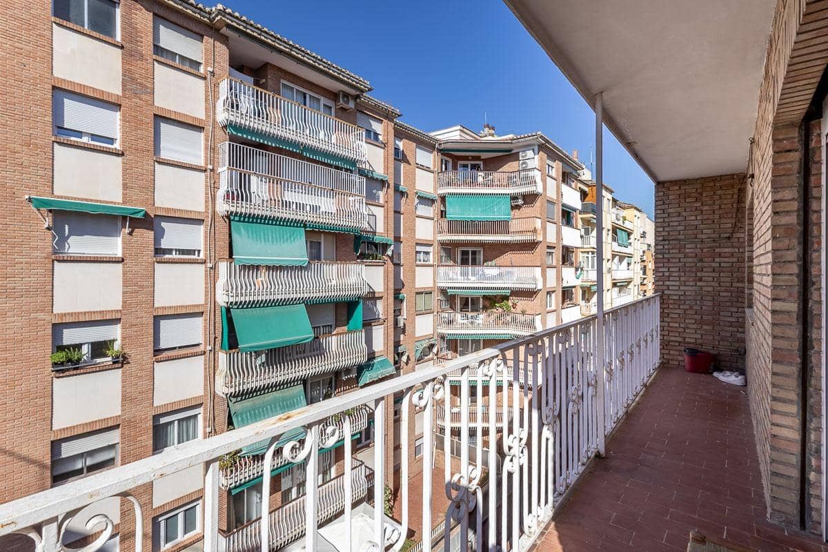 5 slaapkamer Appartement te koop in Granada stad - € 315.000 (Ref: 9916667)