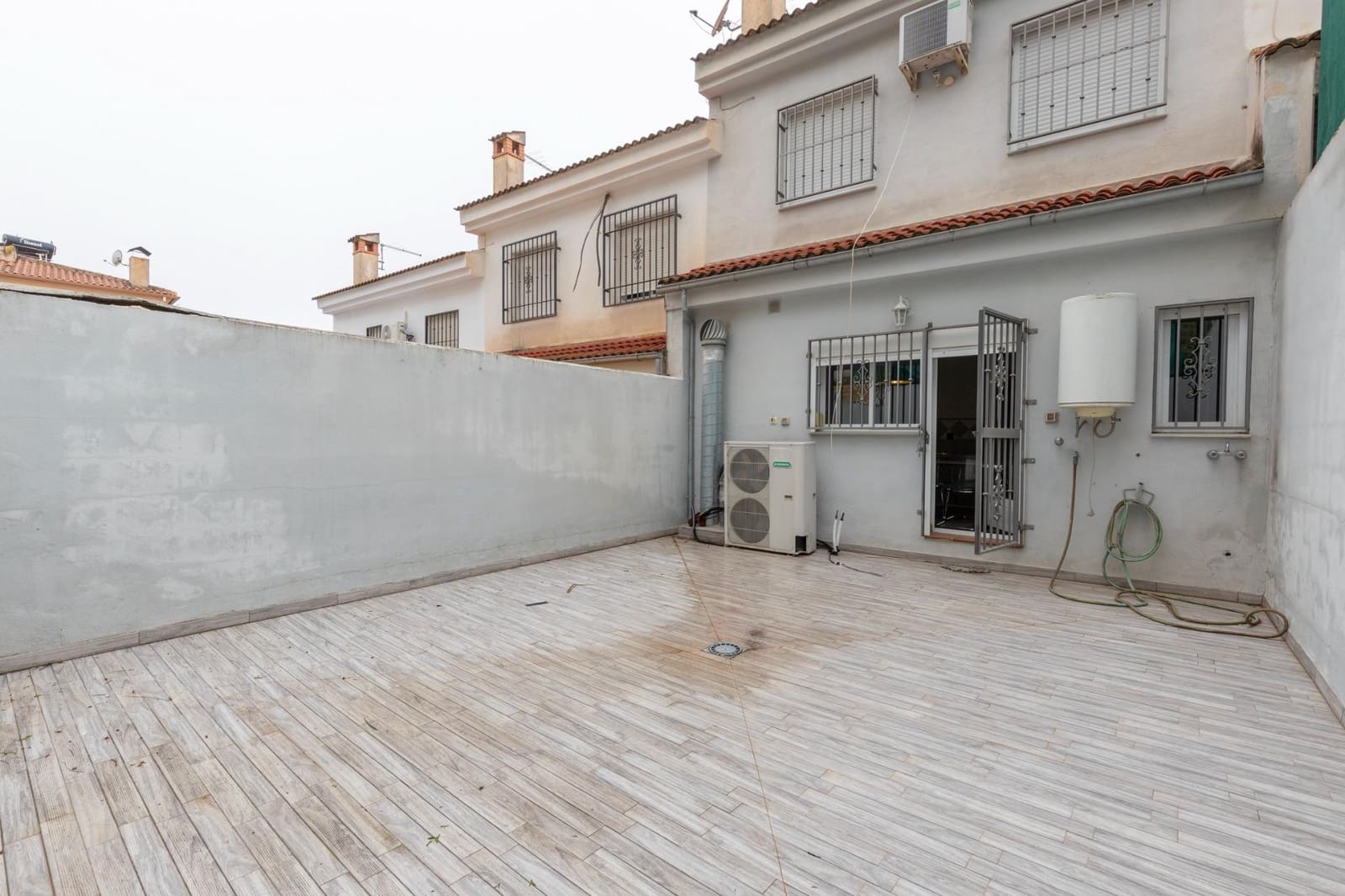 3 bedroom Terraced Villa for sale in Guevejar with garage - € 220,000 (Ref: 9916672)