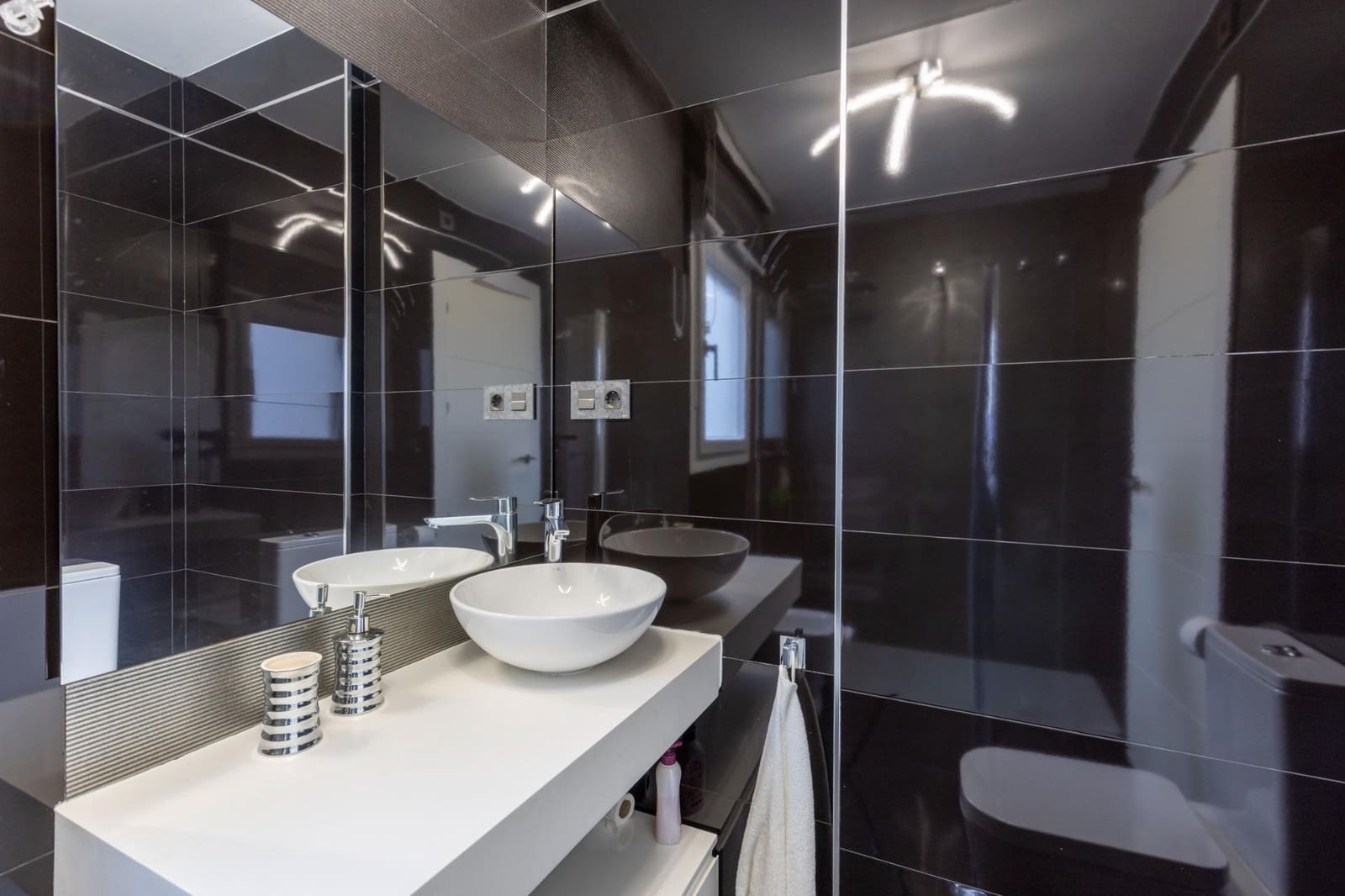 3 bedroom Terraced Villa for sale in Guevejar with garage - € 220,000 (Ref: 9916672)