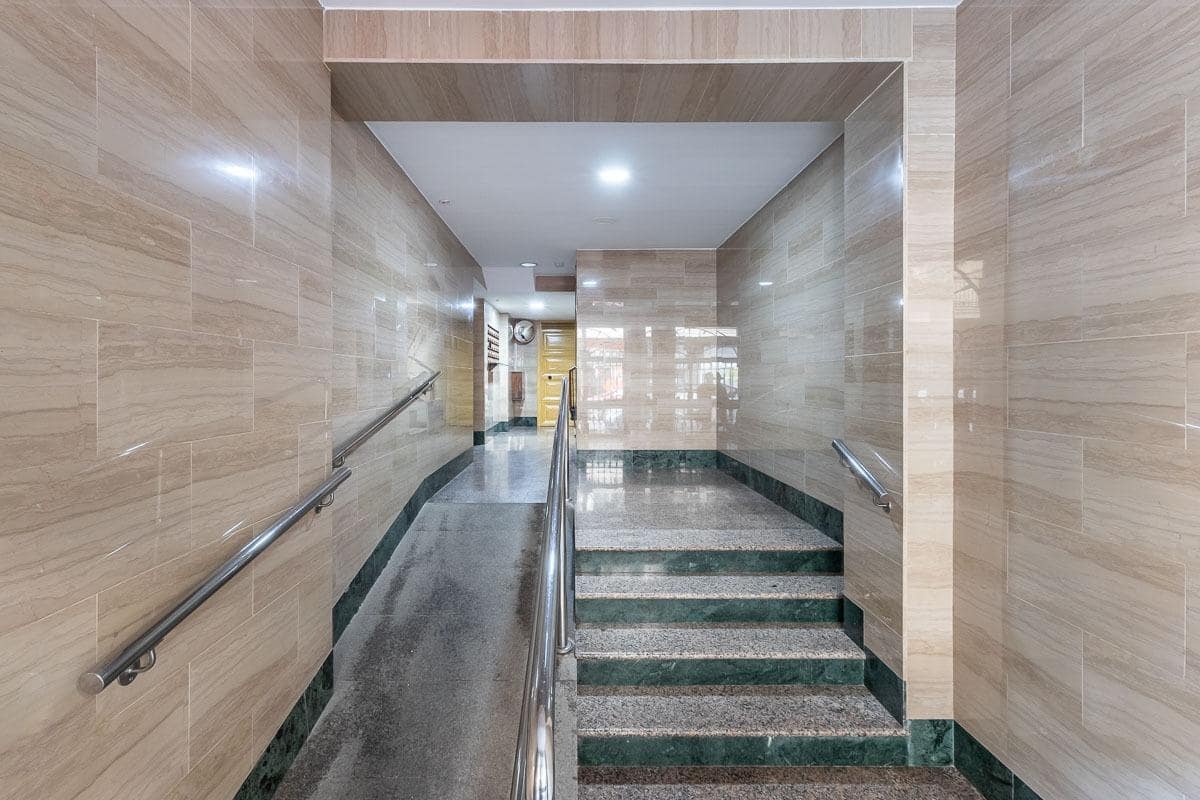 3 bedroom Apartment for sale in Granada city - € 289,000 (Ref: 9917843)