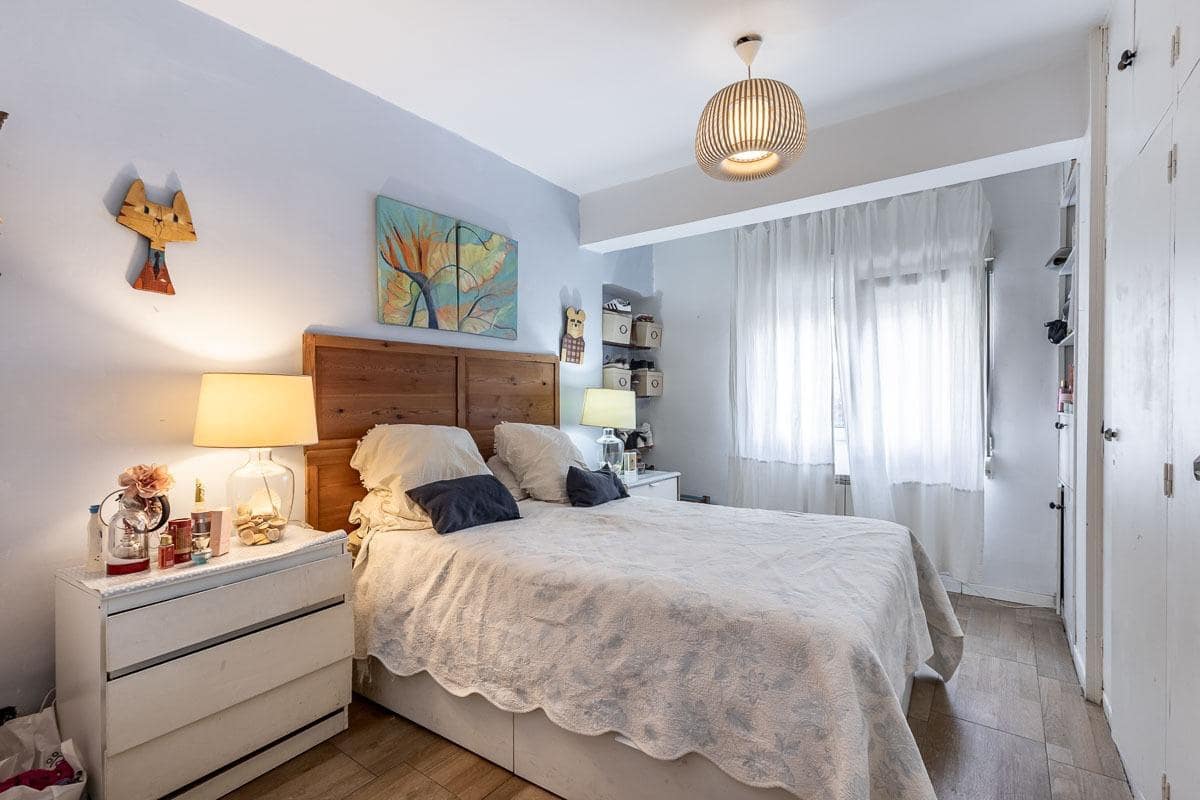 3 bedroom Apartment for sale in Granada city - € 289,000 (Ref: 9917843)