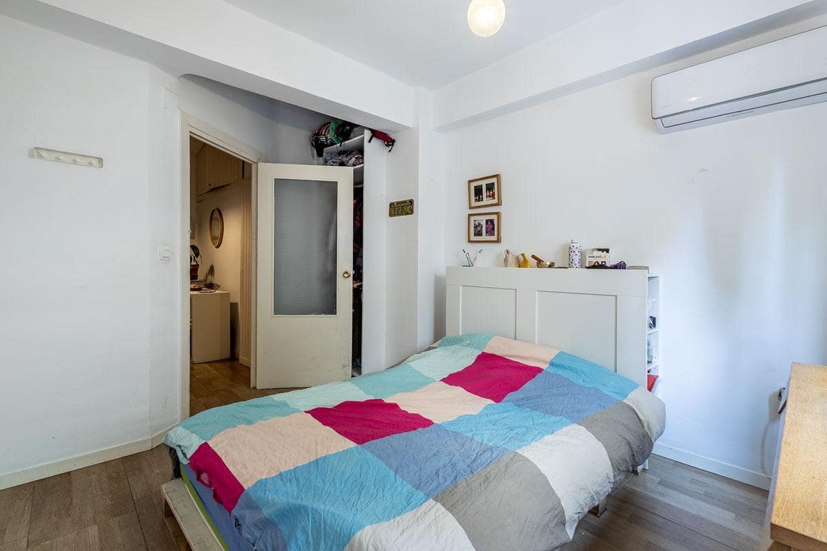3 bedroom Apartment for sale in Granada city - € 289,000 (Ref: 9917843)
