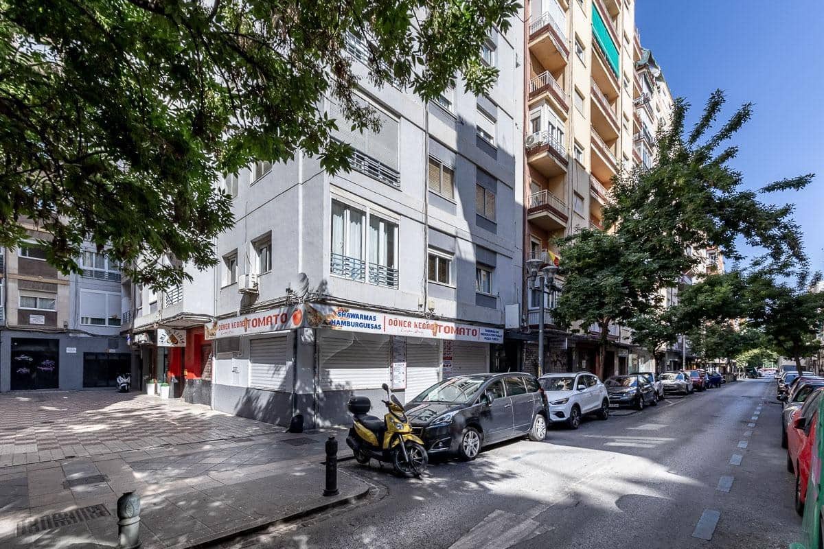 3 bedroom Apartment for sale in Granada city - € 289,000 (Ref: 9917843)