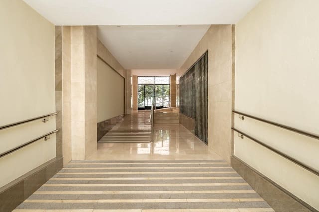 3 soveværelse Lejlighed til salg i Granada by - € 290.000 (Ref: 9921943)