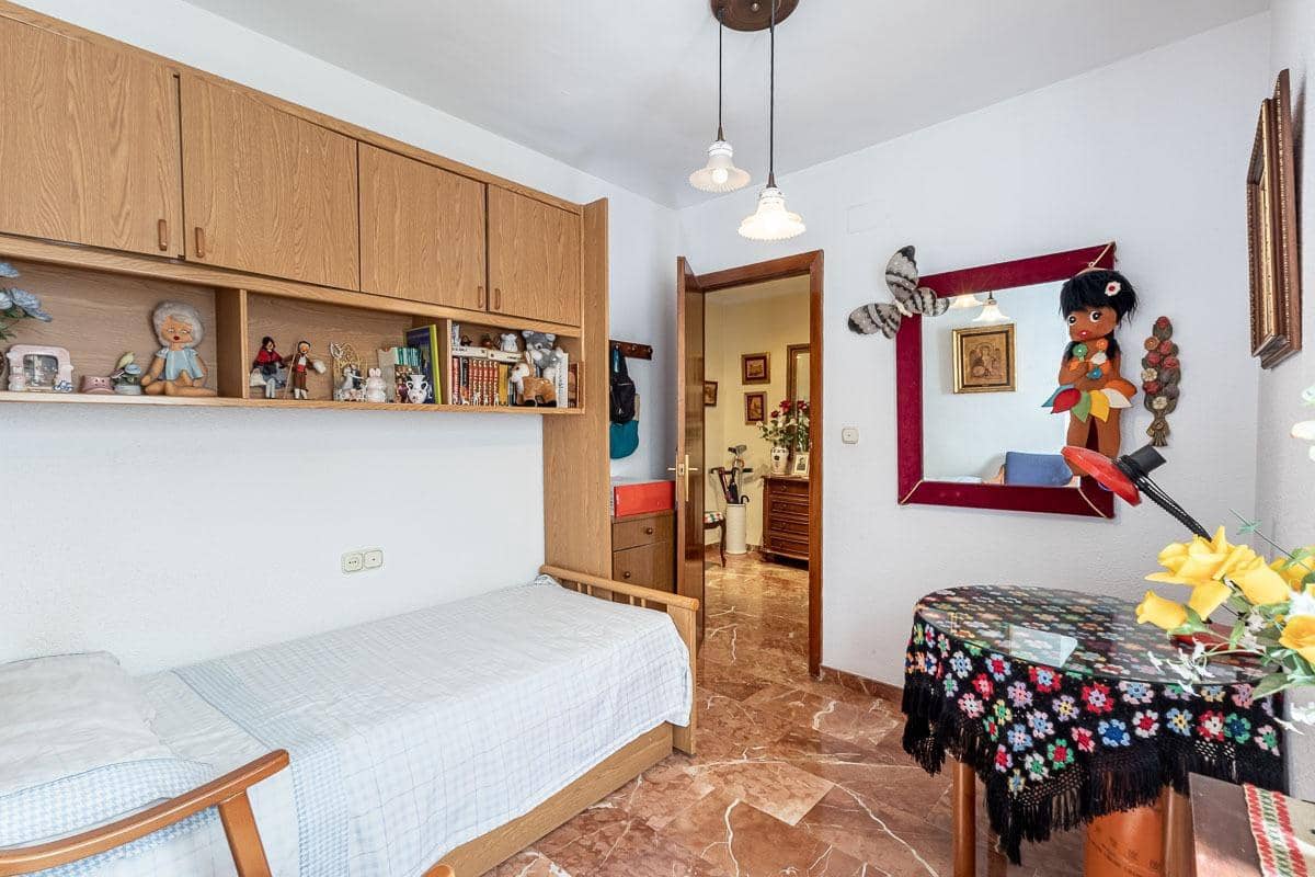 3 soveværelse Lejlighed til salg i Granada by - € 325.000 (Ref: 9921945)