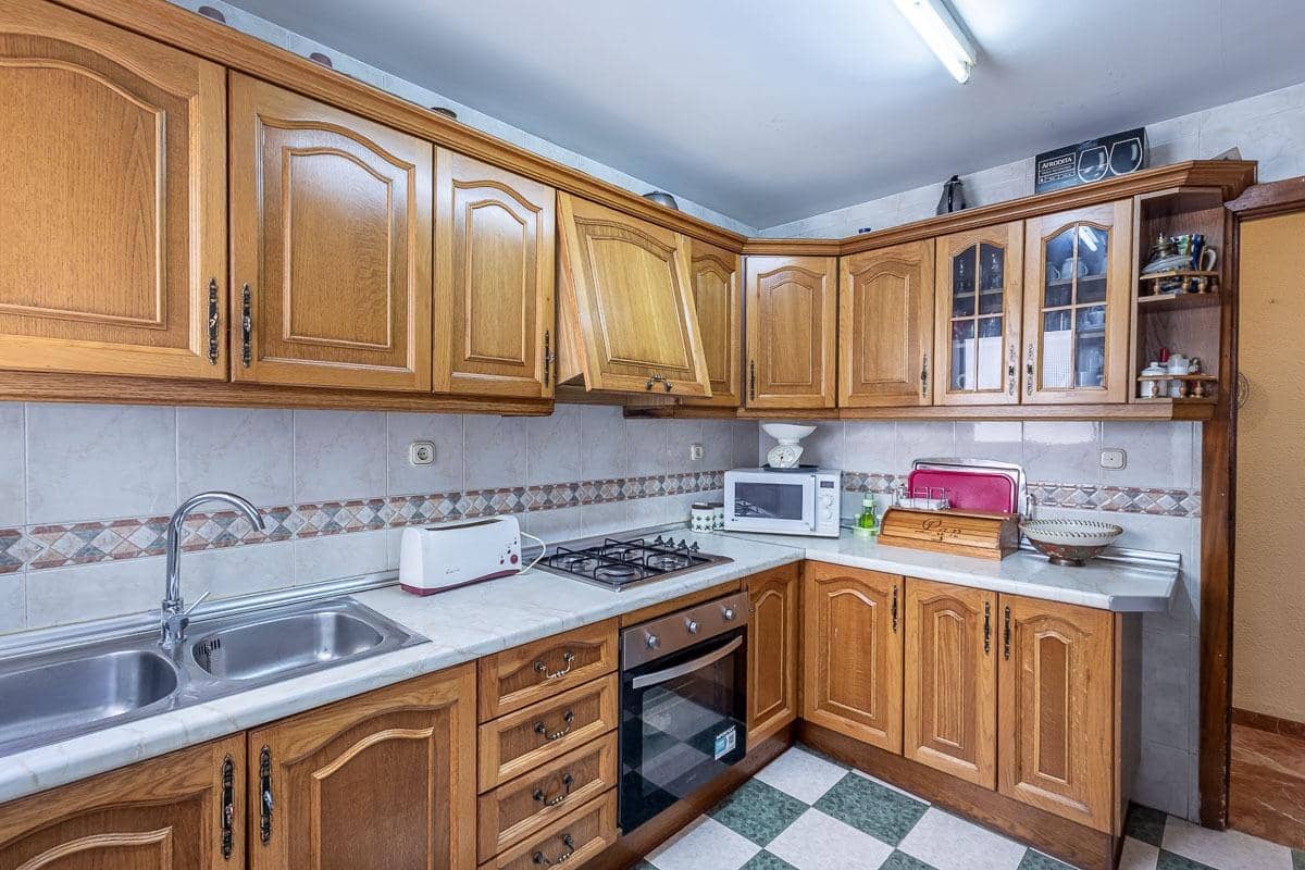 3 soveværelse Lejlighed til salg i Granada by - € 325.000 (Ref: 9921945)