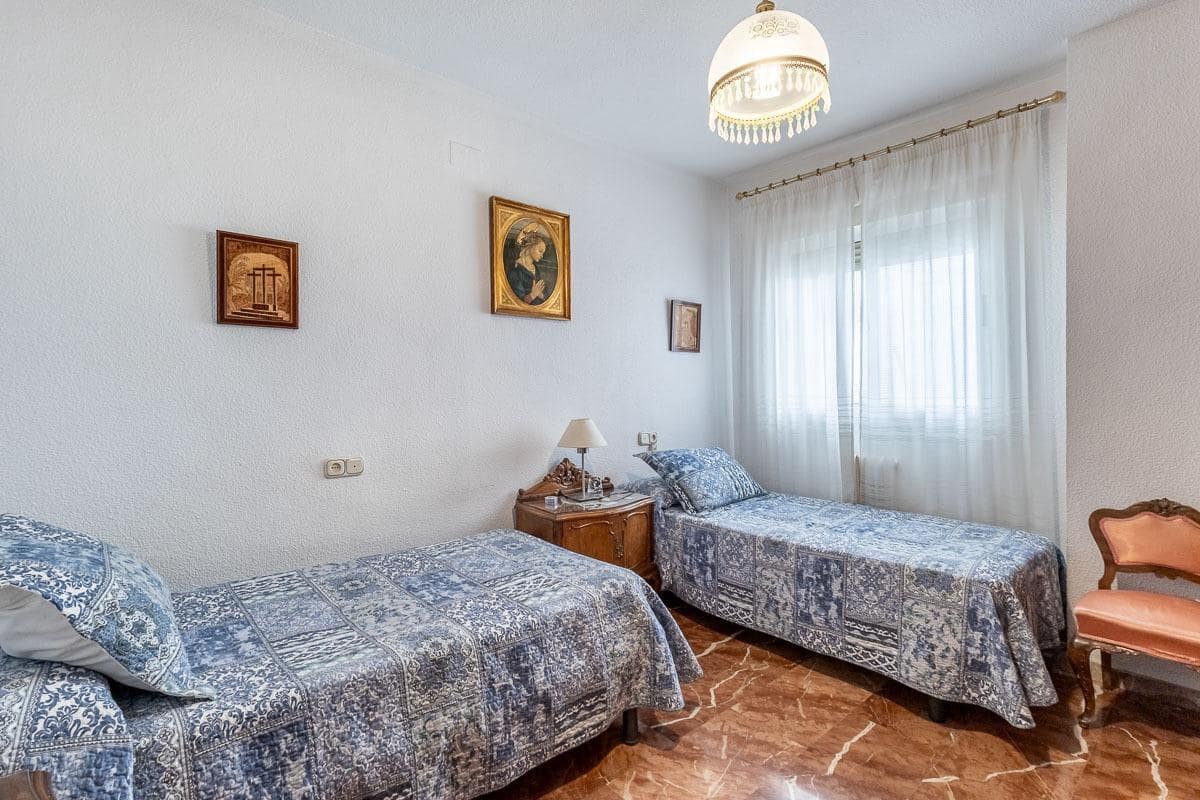 3 soveværelse Lejlighed til salg i Granada by - € 325.000 (Ref: 9921945)