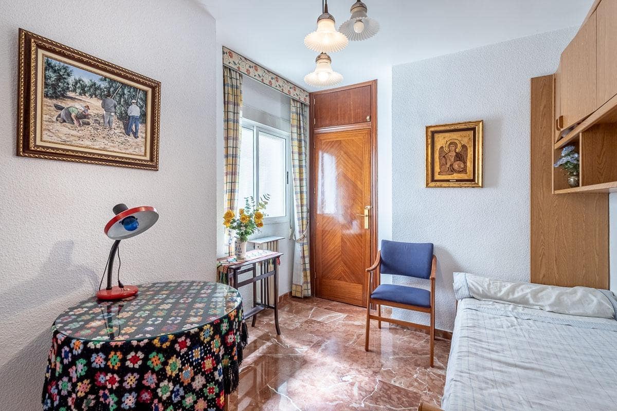 3 soveværelse Lejlighed til salg i Granada by - € 325.000 (Ref: 9921945)
