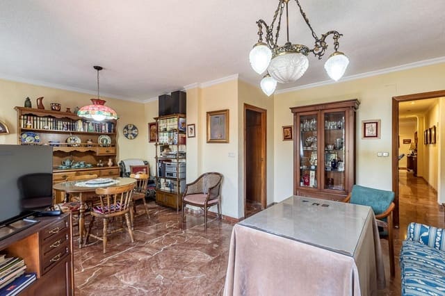 3 soveværelse Lejlighed til salg i Centro, Granada by - € 325.000 (Ref: 9921945)