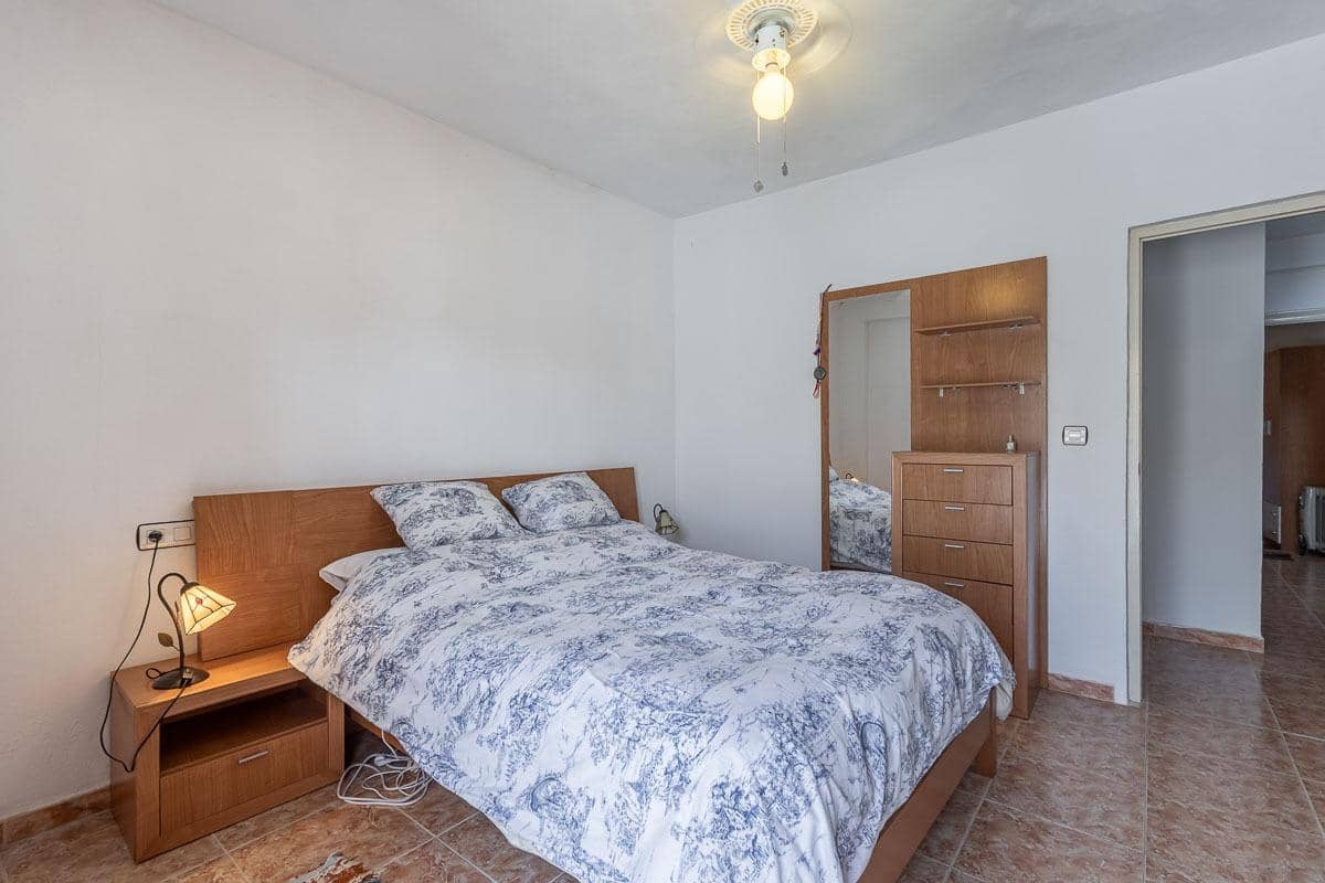 3 bedroom Villa for sale in Montefrio - € 49,000 (Ref: 9921946)
