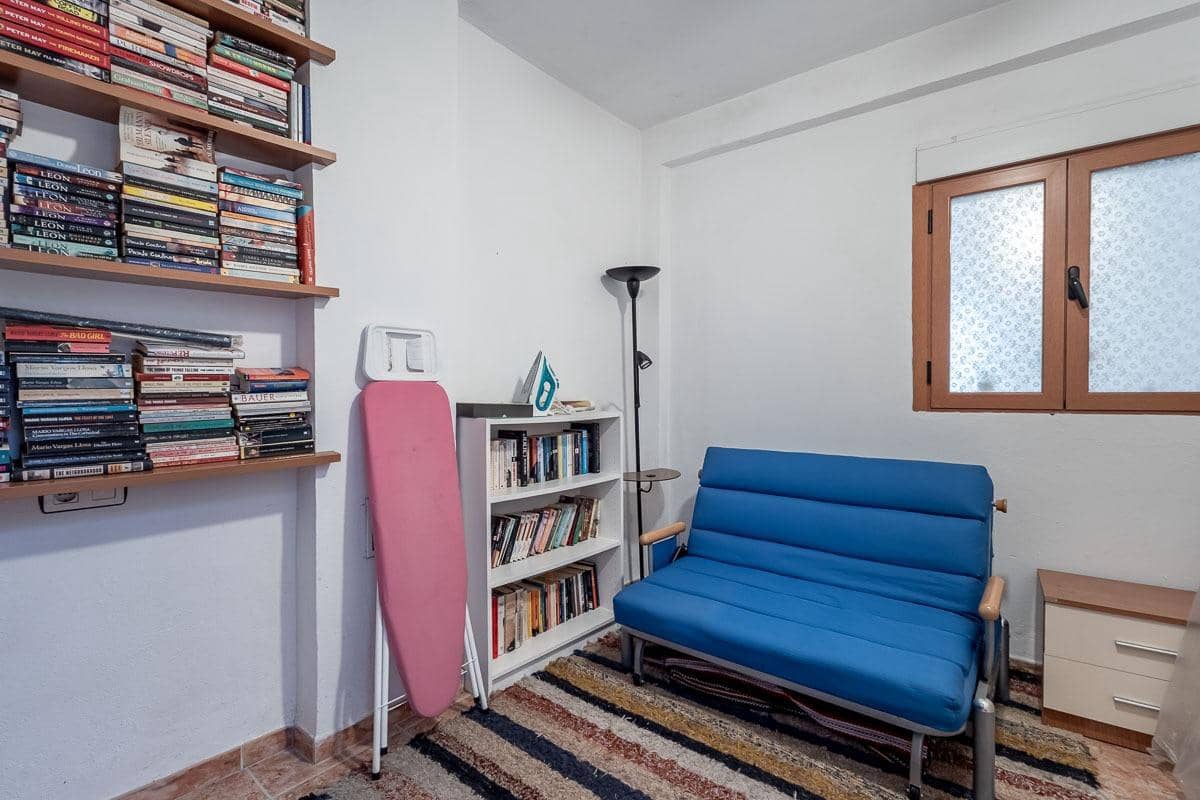 3 bedroom Villa for sale in Montefrio - € 49,000 (Ref: 9921946)